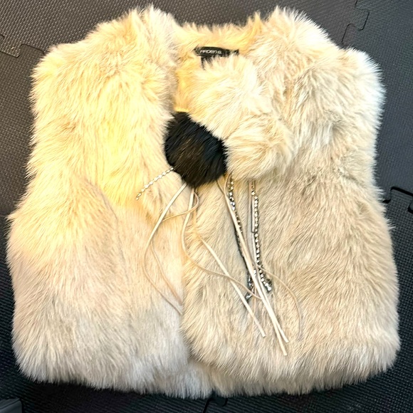 Arden B Jackets & Blazers - Arden B faux fur vest